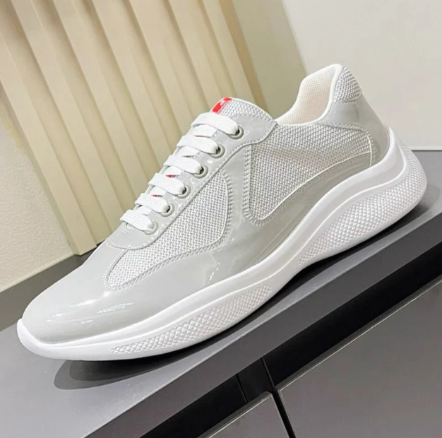 Cups Sneaker